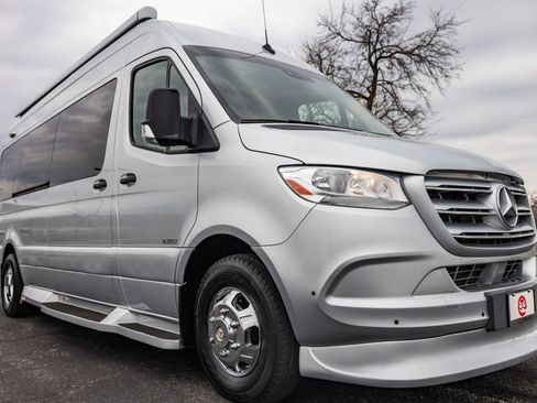 Used 2019 Mercedes-Benz Sprinter 170 w/ Premium Plus Package image 35