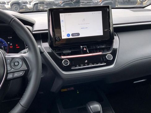 Used 2026 Toyota Corolla Cross LE image 7