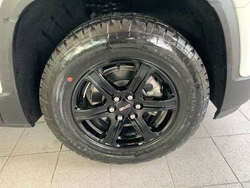 Used 2021 GMC Acadia AT4 w/ Technology Package AWD/4WD image 25