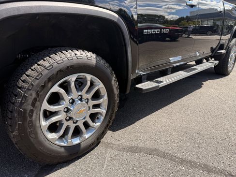 Certified 2024 Chevrolet Silverado 2500 LTZ w/ LTZ Plus Package image 22