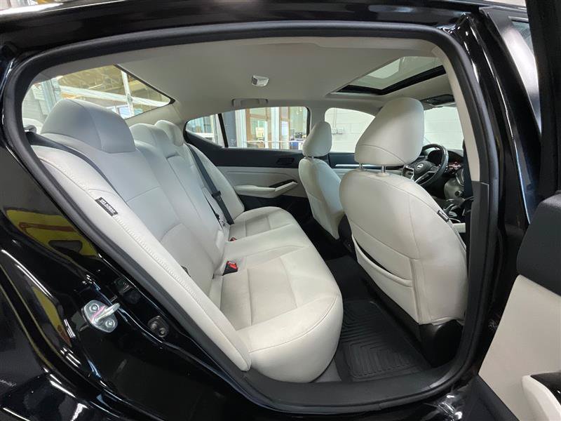 Used 2023 Nissan Altima 2.5 SV w/ SV Premium Package FWD image 29