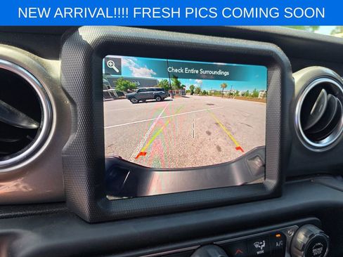 Used 2023 Jeep Gladiator Overland w/ Trailer Tow Package image 13