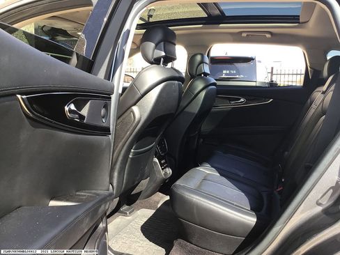 Used 2021 Lincoln Nautilus Reserve w/ Equipment Group 201A image 13