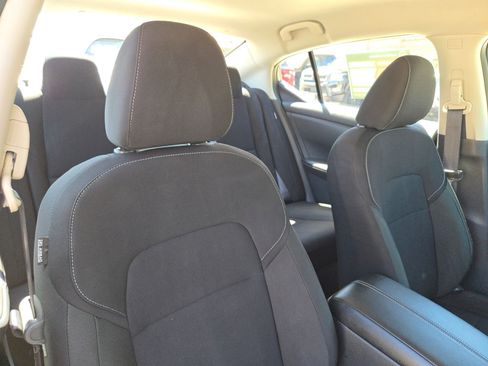 Certified 2025 Nissan Sentra S image 28