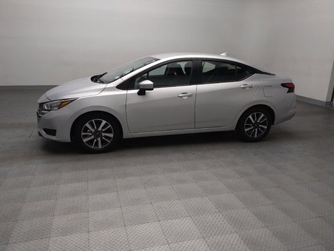 Used 2025 Nissan Versa SV FWD image 2