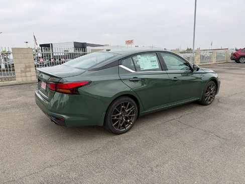 New 2025 Nissan Altima 2.5 SR image 6