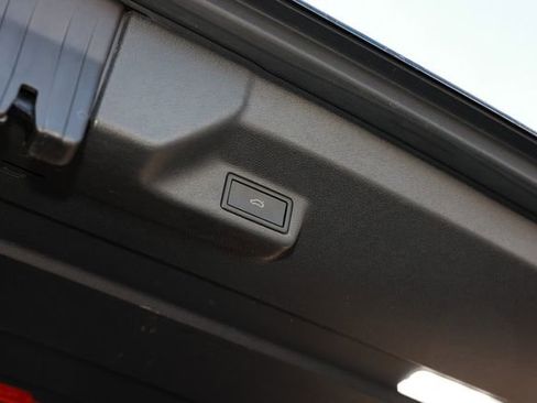Used 2025 Volkswagen ID. Buzz Pro S RWD image 56
