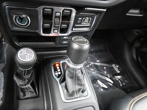 Used 2024 Jeep Gladiator Sport w/ Premium Package image 26