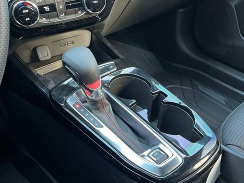 Certified 2024 Chevrolet Trax RS w/ Sunroof Package image 34