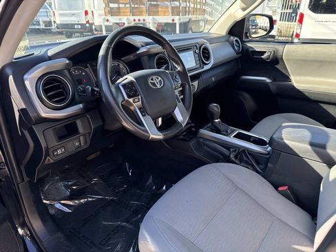 Used 2019 Toyota Tacoma SR5 image 15