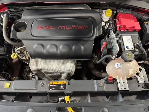 Used 2018 Jeep Renegade Latitude w/ Cold Weather Group AWD/4WD image 21
