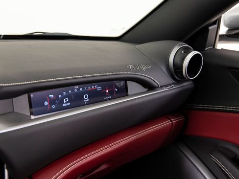 Certified 2019 Ferrari Portofino RWD image 17