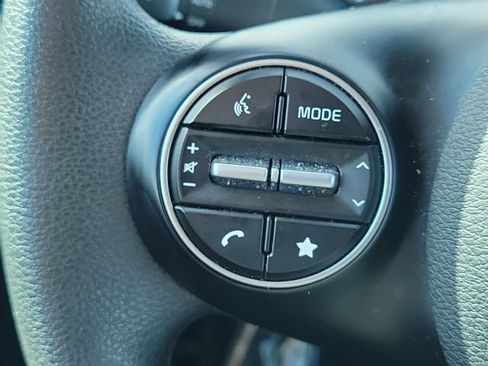 Used 2025 Kia Soul LX FWD image 23