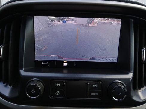 Used 2019 Chevrolet Colorado Z71 RWD image 9
