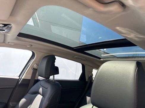 Certified 2025 Kia Sportage EX w/ Premium Package FWD image 18