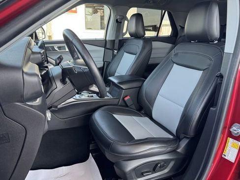 Used 2022 Ford Explorer XLT w/ Equipment Group 202A image 20