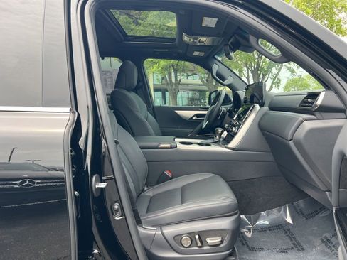 Used 2023 Lexus LX 600 F Sport w/ Accessory Package (Z1) AWD/4WD image 31