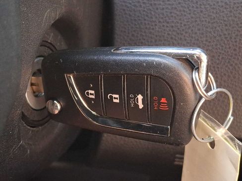 Used 2025 Toyota Corolla LE FWD image 22