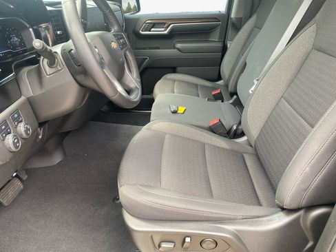 Used 2022 Chevrolet Silverado 1500 LT AWD/4WD image 11