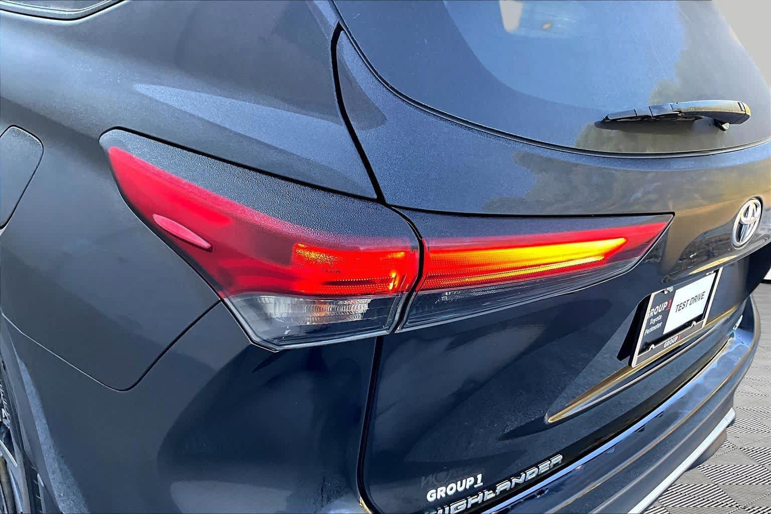 Used 2024 Toyota Highlander XSE FWD image 29