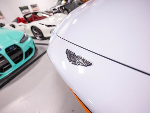 Used 2021 Aston Martin DBX AWD/4WD image 80