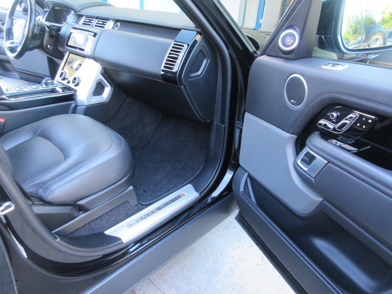Used 2021 Land Rover Range Rover P525 Westminster Edition LWB AWD/4WD image 24