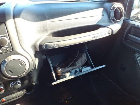 Certified 2018 Jeep Wrangler Unlimited Sport image 25