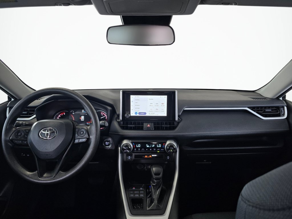 Used 2025 Toyota RAV4 XLE AWD/4WD image 34