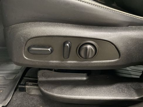 Used 2022 GMC Acadia Denali w/ Denali Ultimate Package image 14