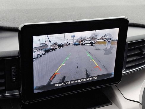 Certified 2023 Ford Explorer XLT w/ Equipment Group 202A image 18