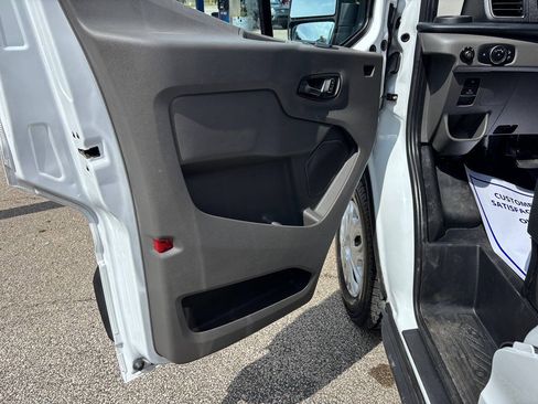 Used 2024 Ford Transit 250 148 Medium Roof w/ Exterior Upgrade Package RWD image 8