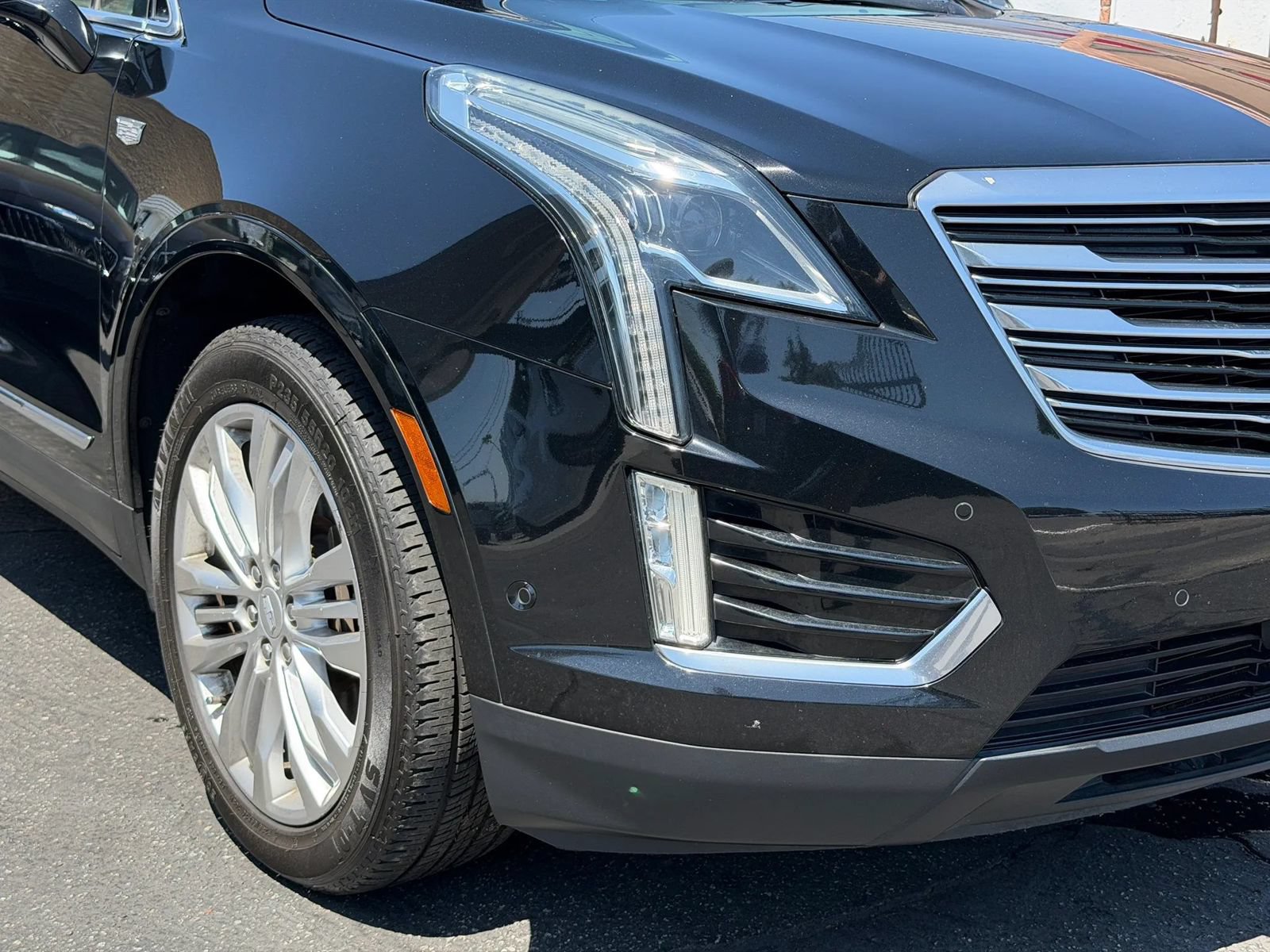 Used 2017 Cadillac XT5 Premium Luxury w/ Driver Assist Package FWD image 14