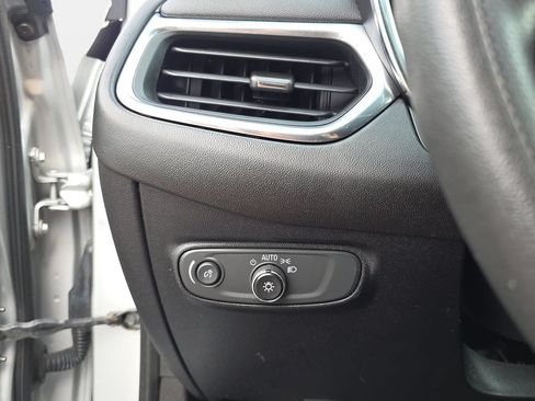 Used 2019 Chevrolet Equinox LT w/ LPO, Floor Liner Package FWD image 23