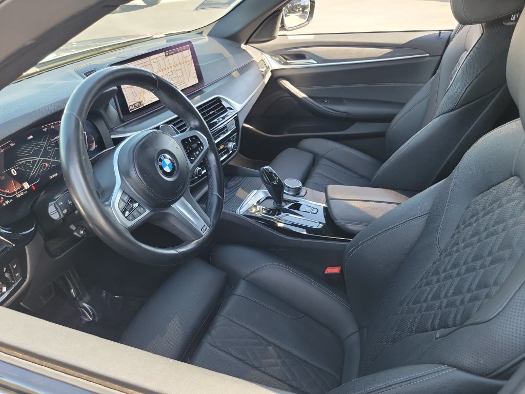 Used 2023 BMW 540i w/ M Sport Package RWD image 3