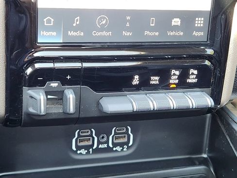 Used 2023 RAM 2500 Laramie AWD/4WD image 28