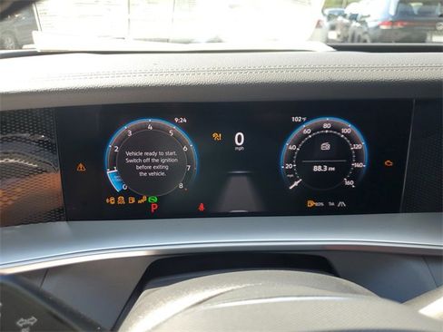 New 2025 Volkswagen Tiguan SE image 24