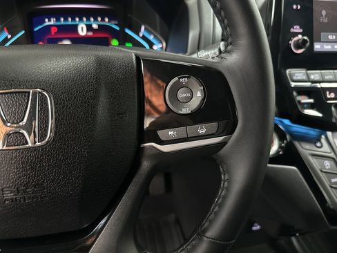 Used 2024 Honda Odyssey Touring image 17