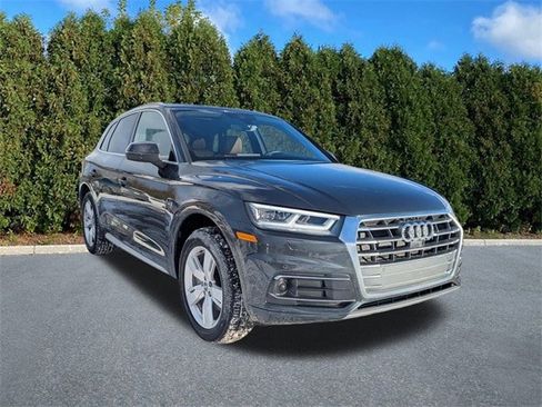 Used 2019 Audi Q5 Prestige w/ Prestige Package image 3
