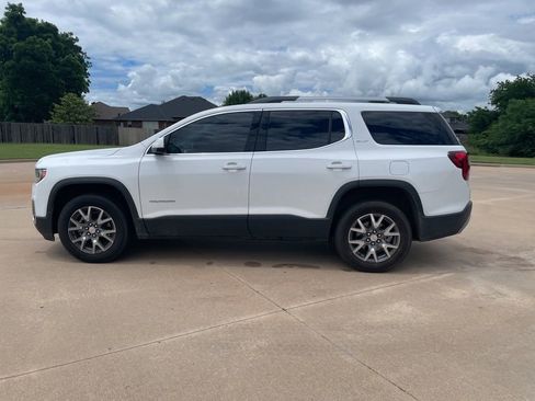 Used 2023 GMC Acadia SLT w/ Preferred Package FWD image 8