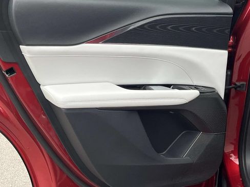Certified 2024 Cadillac Lyriq Luxury RWD image 22