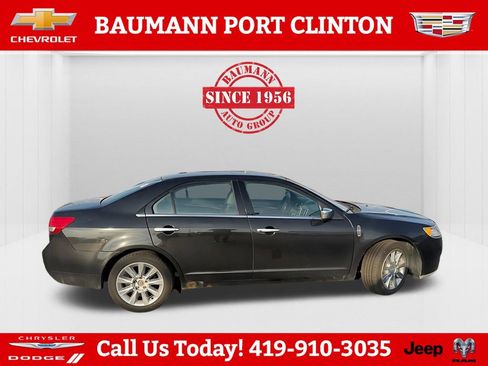 Used 2011 Lincoln MKZ image 8