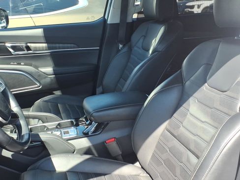 Used 2024 Kia Telluride SX Prestige w/ Towing Package AWD/4WD image 7