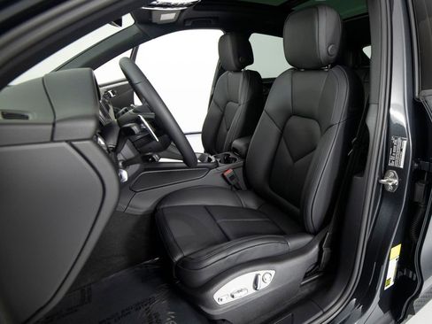 New 2026 Porsche Macan AWD/4WD image 15