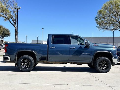 Used 2024 Chevrolet Silverado 2500 LTZ w/ LTZ Convenience Package image 3