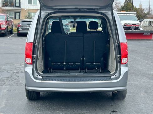 Used 2015 Dodge Grand Caravan SE image 29