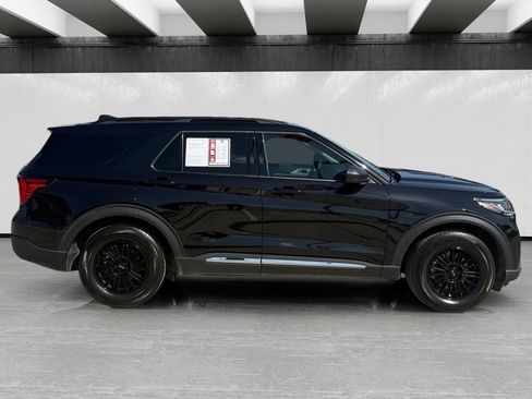 Used 2025 Ford Explorer Active RWD image 6