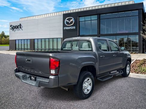 Used 2018 Toyota Tacoma SR RWD image 3