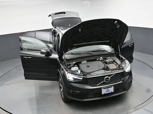 Used 2025 Volvo XC40 B5 Plus AWD/4WD image 48