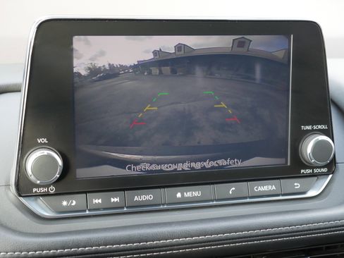 Certified 2022 Nissan Rogue SV image 10