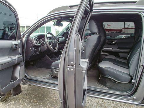 Used 2023 Toyota Tacoma TRD Sport AWD/4WD image 6